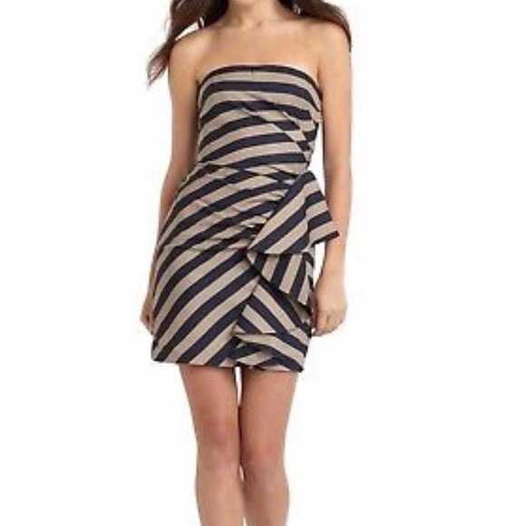 NWT BCBGMAXAZRIA Reya Striped Strapless Dress Navy Beige Ruffle Detail Size 0 - Picture 1 of 15